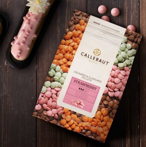 Confezione cioccolato all'Fragola Callebaut da 2,500kg in sacchetto apri e chiudi