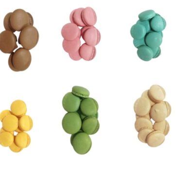 Macarons colorati in confezioni apri e chiudi